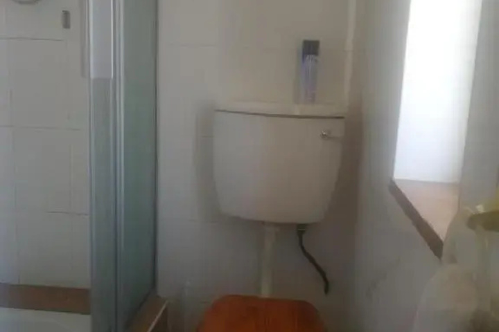 Room 9 of 12