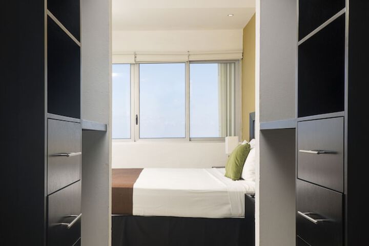 Room 10 of 84