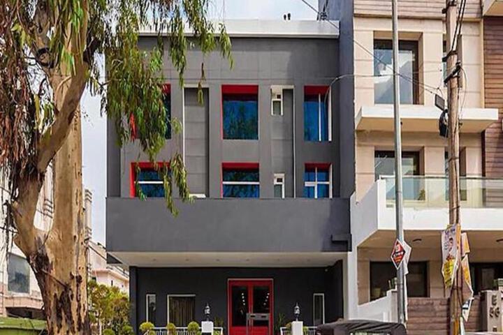 FabHotel Gautam Residency