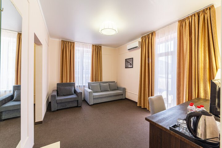 Room 12 of 43