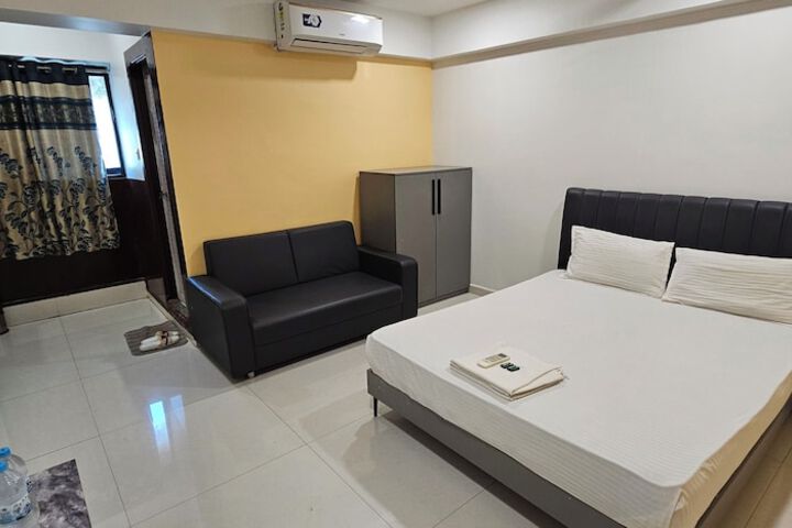 Room 8 of 22