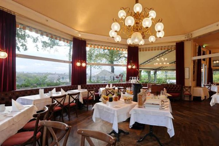 Dining 65 of 86