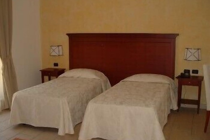 Room 19 of 46
