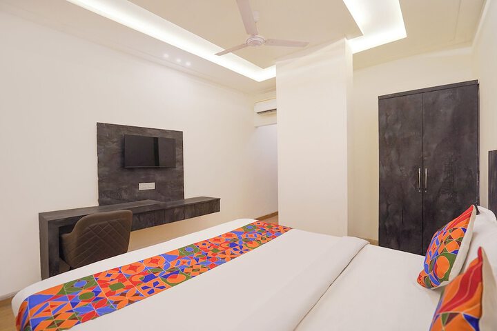 Room 18 of 26