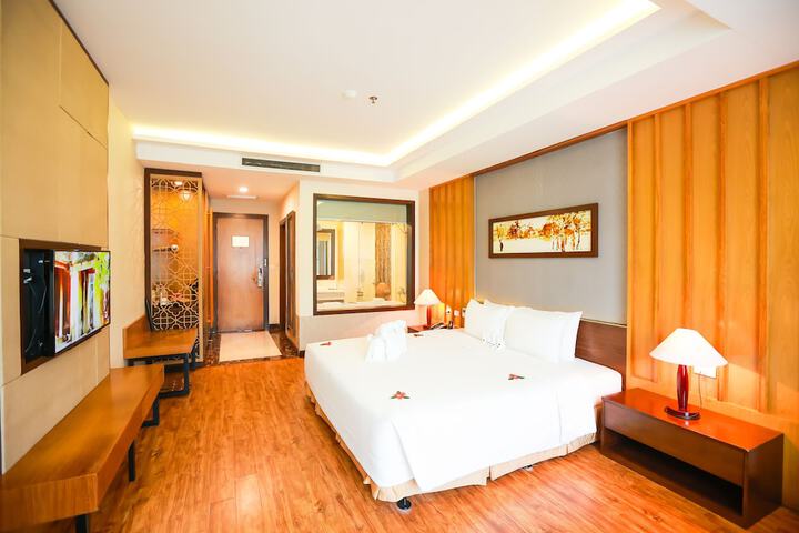 Room 13 of 65