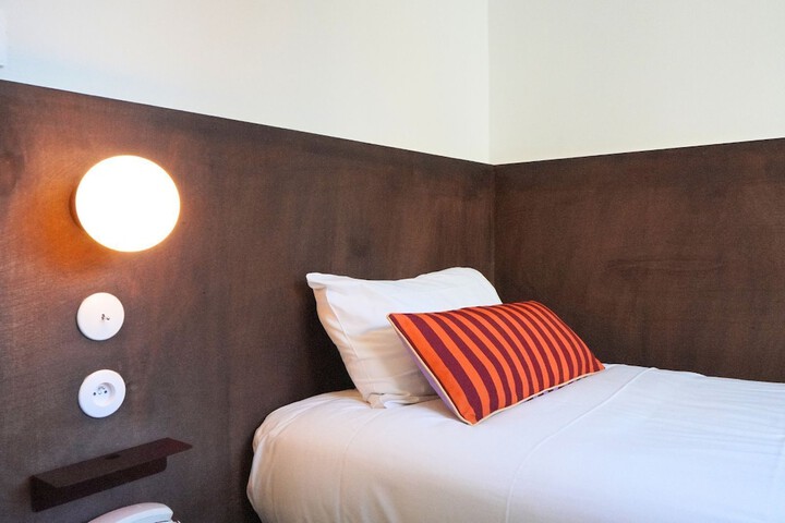 Room 45 of 119