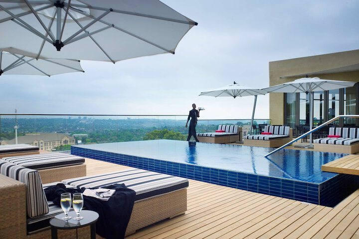 Hotel Pool