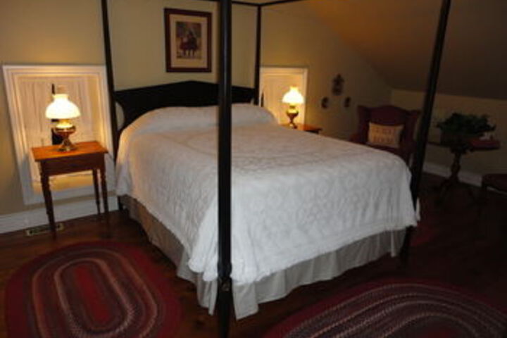 Room 9 of 13