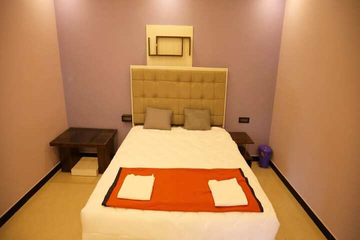 Room 3 of 41