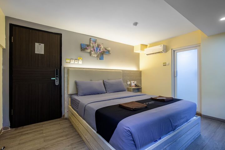 Room 12 of 36