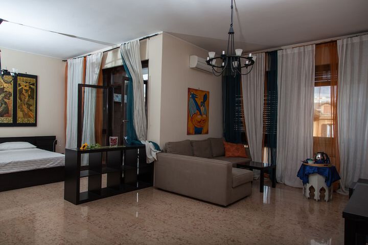 Room 15 of 35