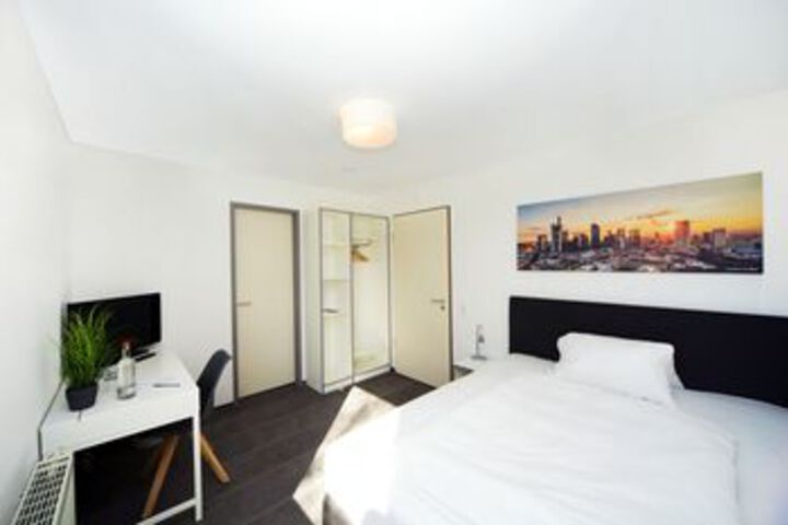 Room 16 of 24