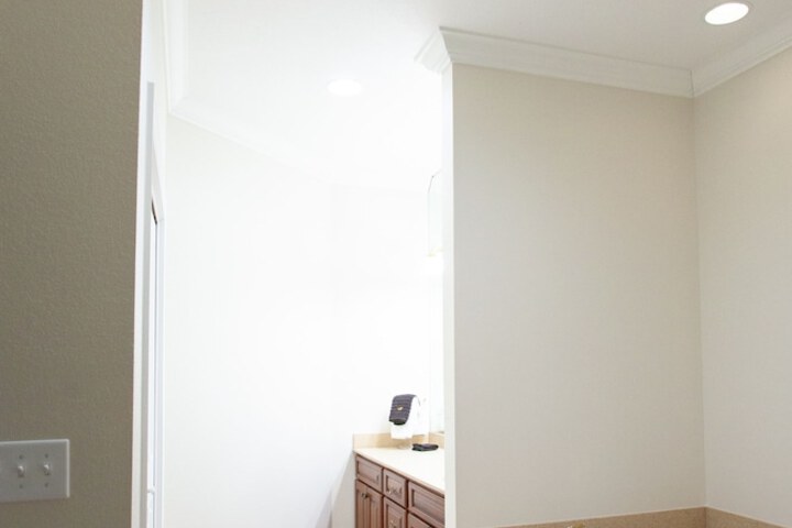 Room 28 of 48