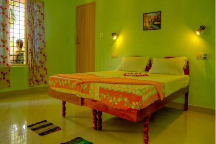 Shirleys Beach Hotel