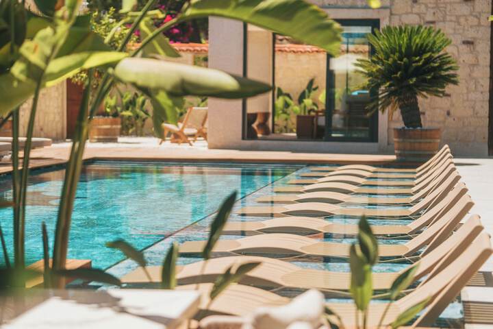 Pool 86 of 101