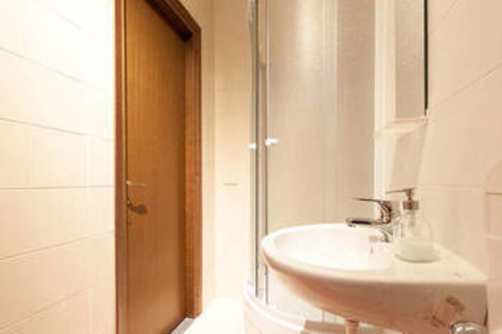 Room 2 of 19