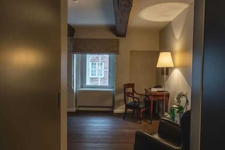Room 24 of 54