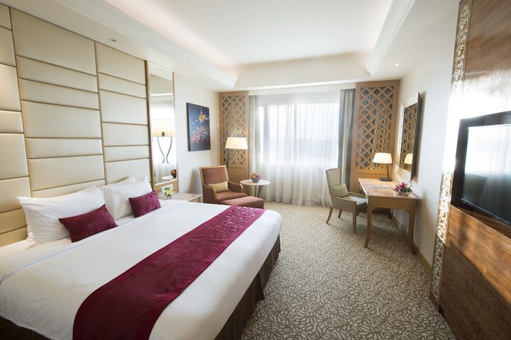 Room 5 of 48