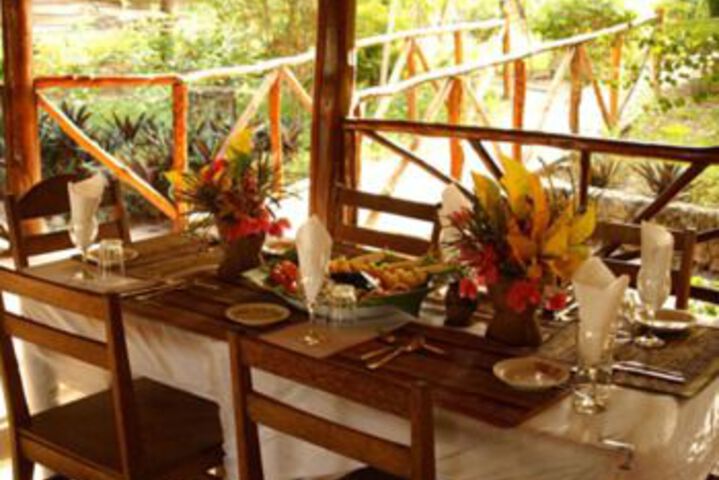Dining 13 of 15