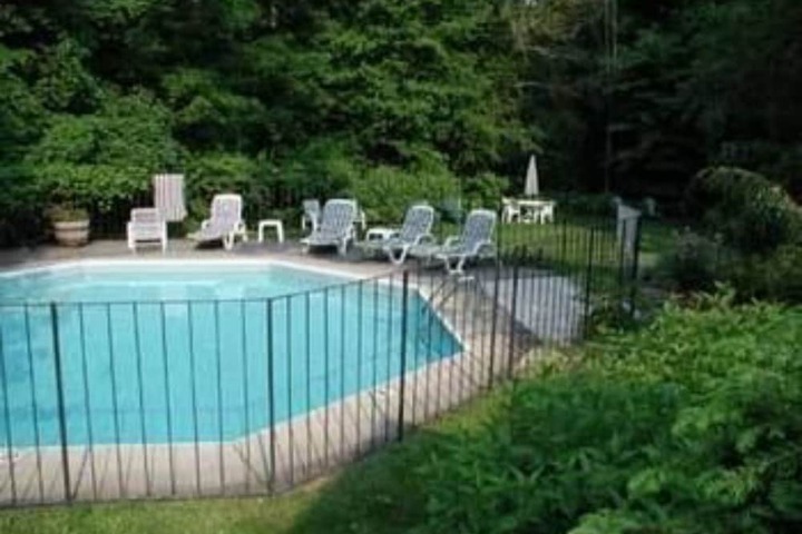 Pool 50 of 60