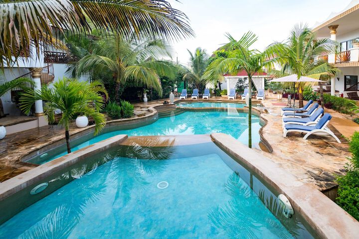 Pool 52 of 65