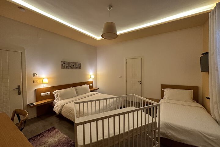 Room 15 of 32