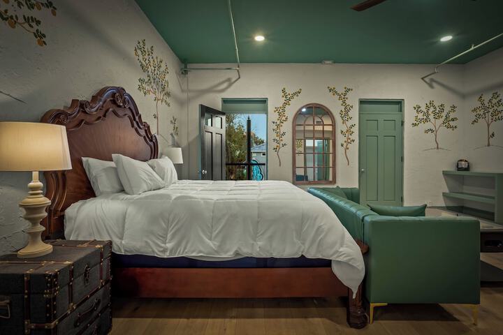 Room 20 of 111