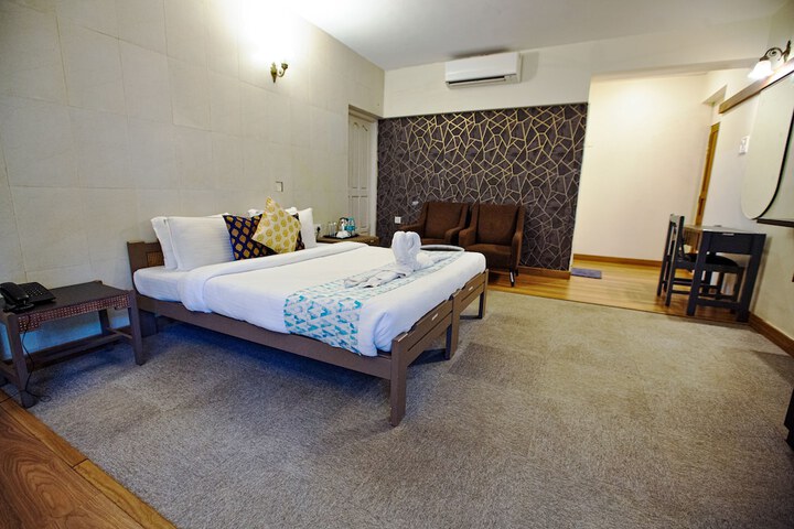 Room 8 of 18