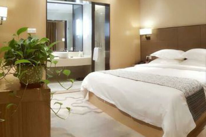 Room 9 of 15
