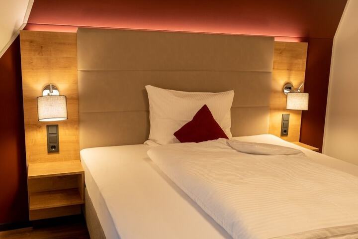 Room 26 of 65