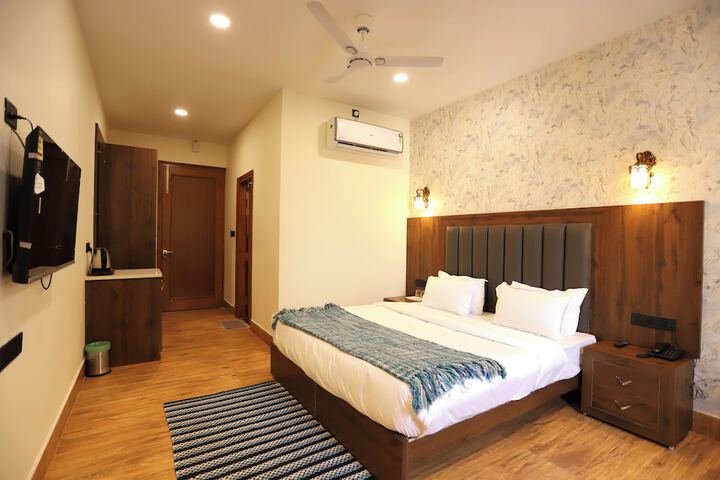 Room 18 of 46