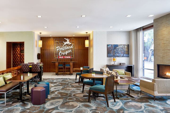 Lobby lounge