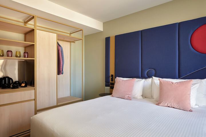 Room 6 of 64