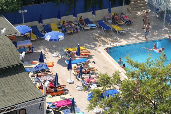 Pool Hotel
