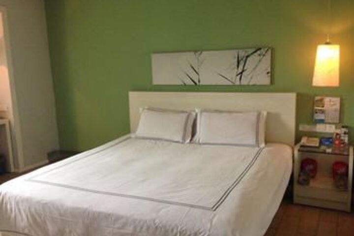 Room 16 of 31
