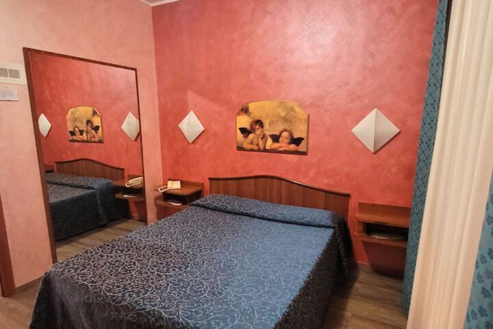 Room 17 of 46