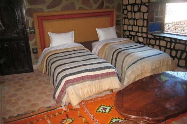 Room 25 of 42