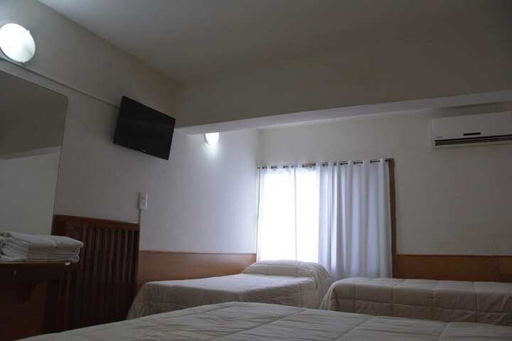 Room 17 of 40