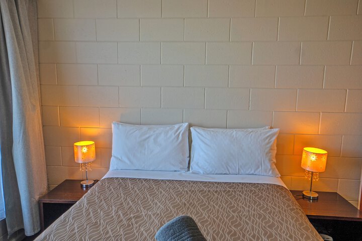 Room 8 of 95
