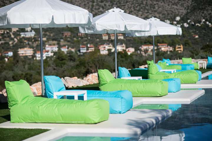 Sundeck 74 of 80