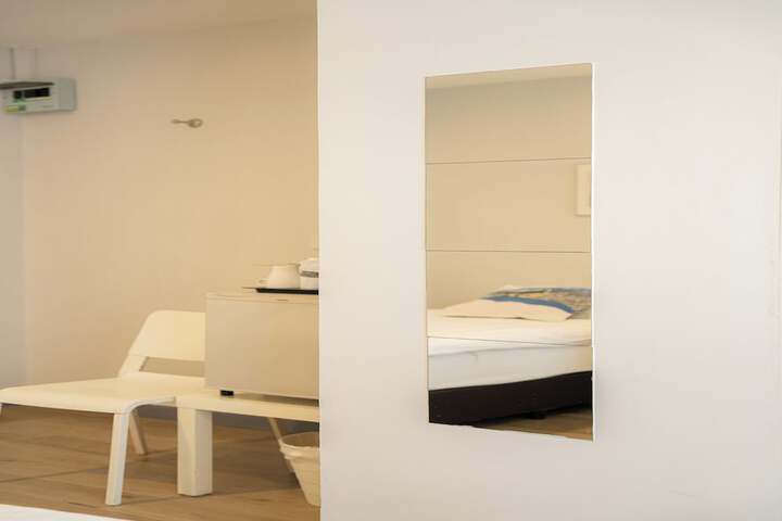 Room 92 of 216