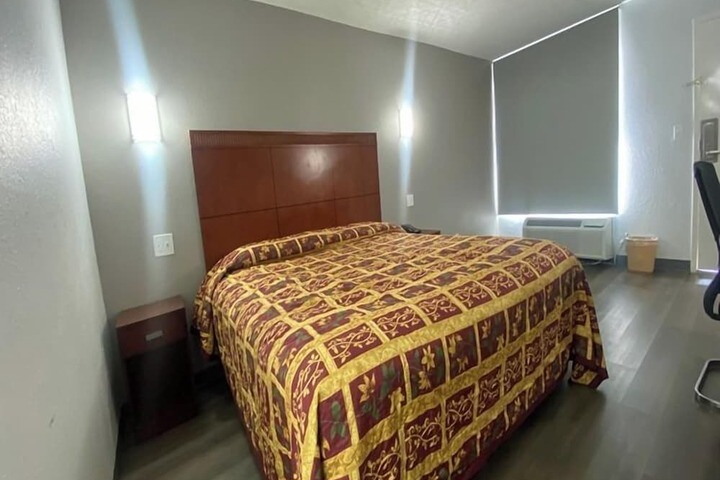 Room 14 of 39