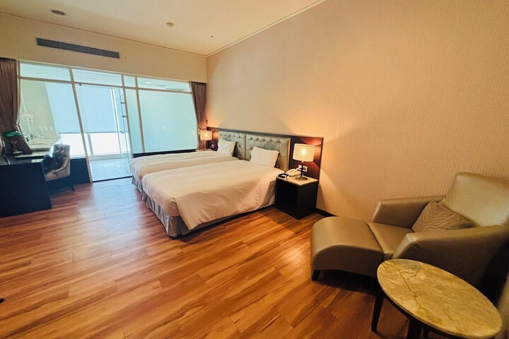 Room 16 of 51