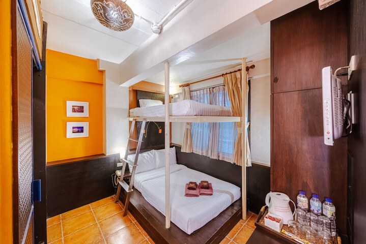 Room 18 of 53