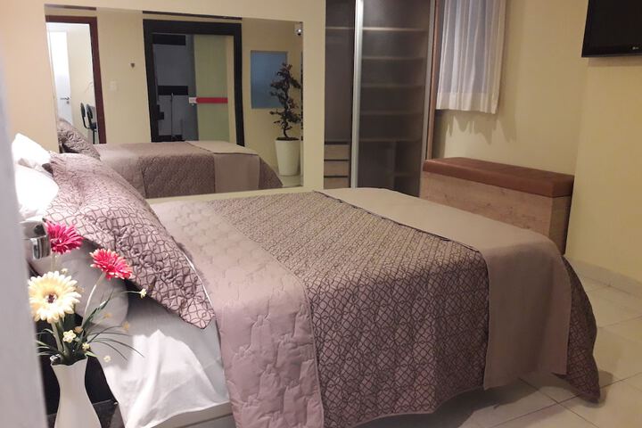 Room 14 of 80