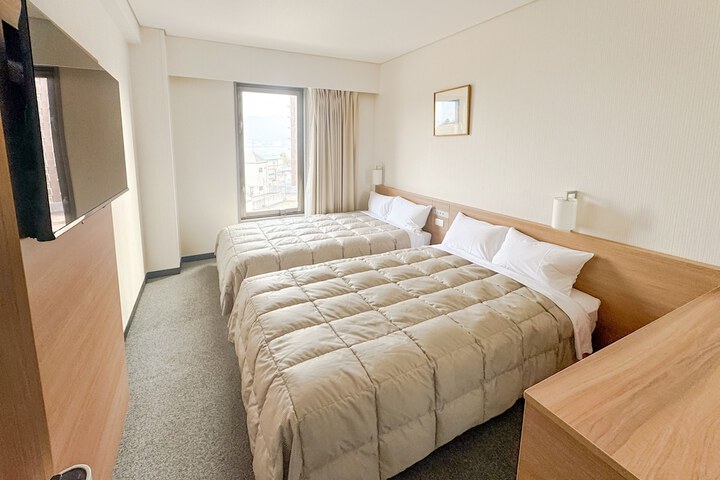 Room 8 of 17