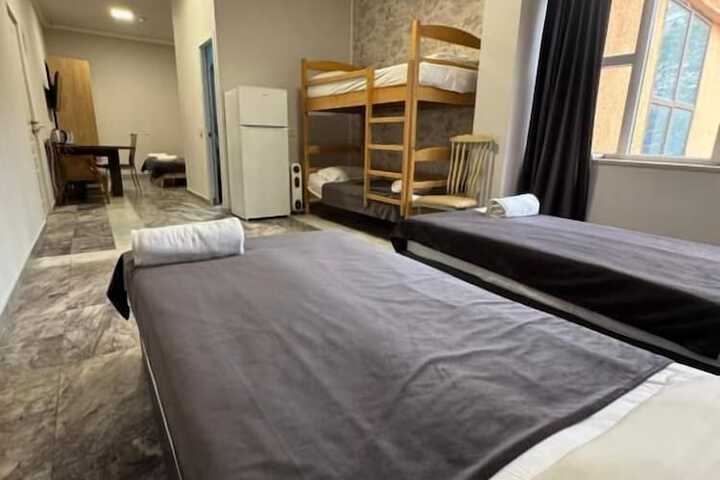 Room 6 of 30