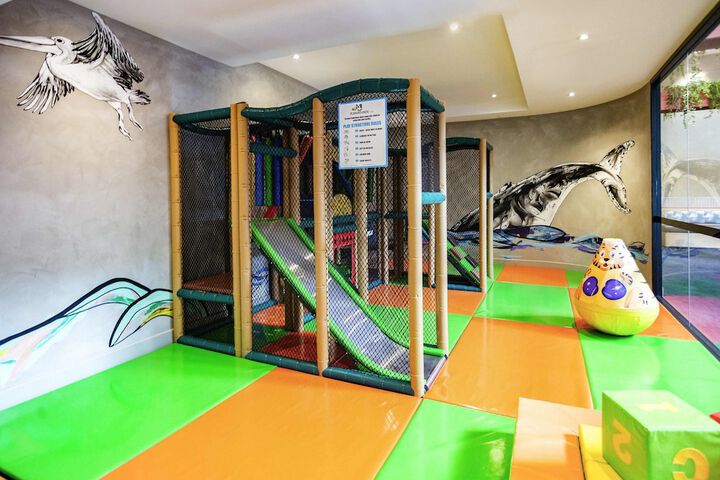 Breakfast/Coffee Service 51 of 76