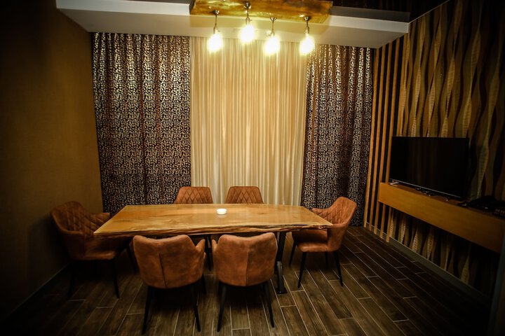 Room 13 of 38
