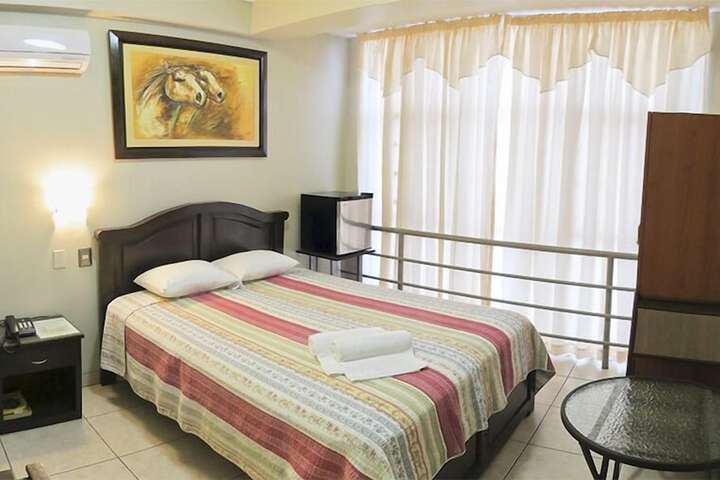 Room 15 of 33